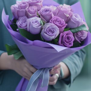 pruple-roses-bouquet