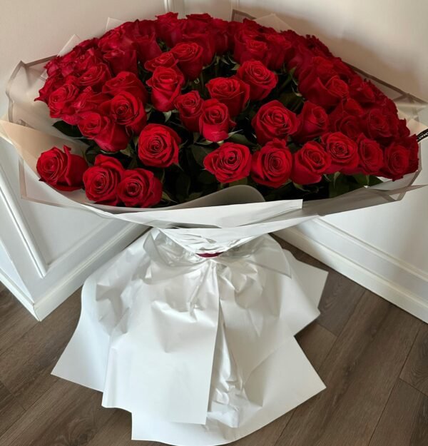 red-roses-bouquet