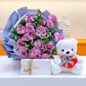 purple-roses-with-bear