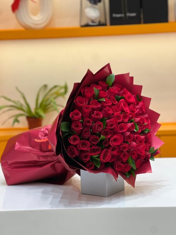 50-red-rose-bouquet-2